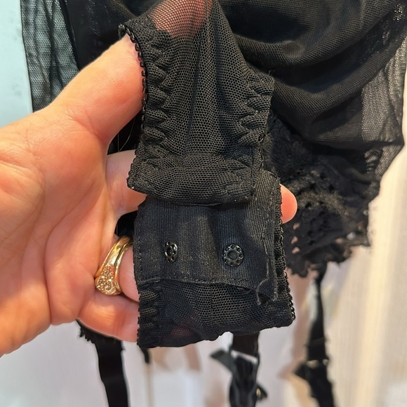 Vintage Victoria’s Secret Sheer Mesh Garter Slip Teddy 34B - Picture 8 of 10